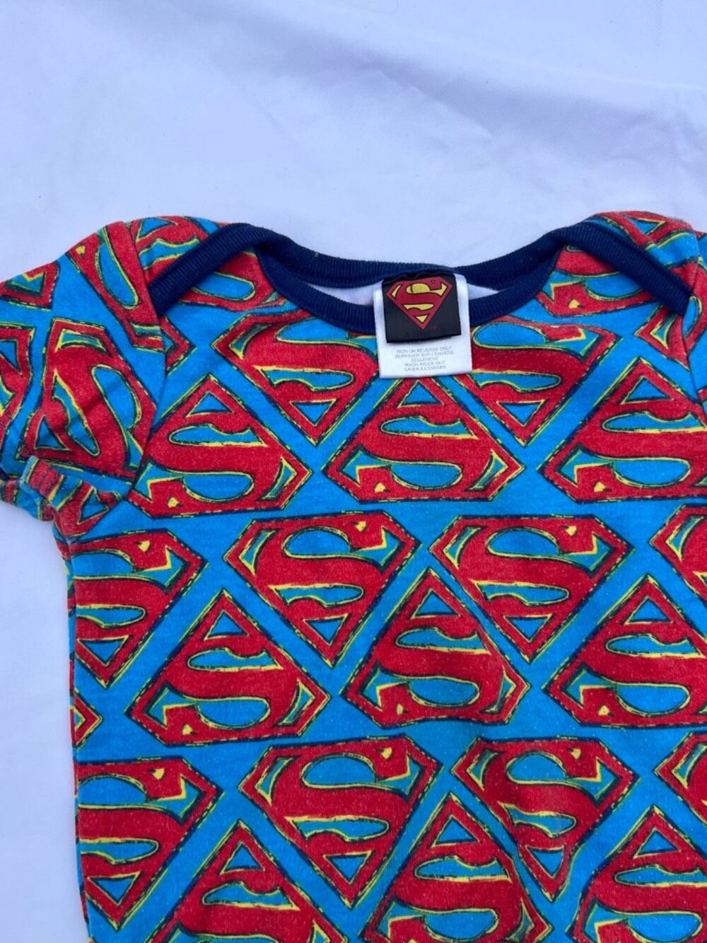 Boys 6-12M Superman DC Onesie Lot of 2 — Short + Long Sleeve — GUC - Picture 2 of 8